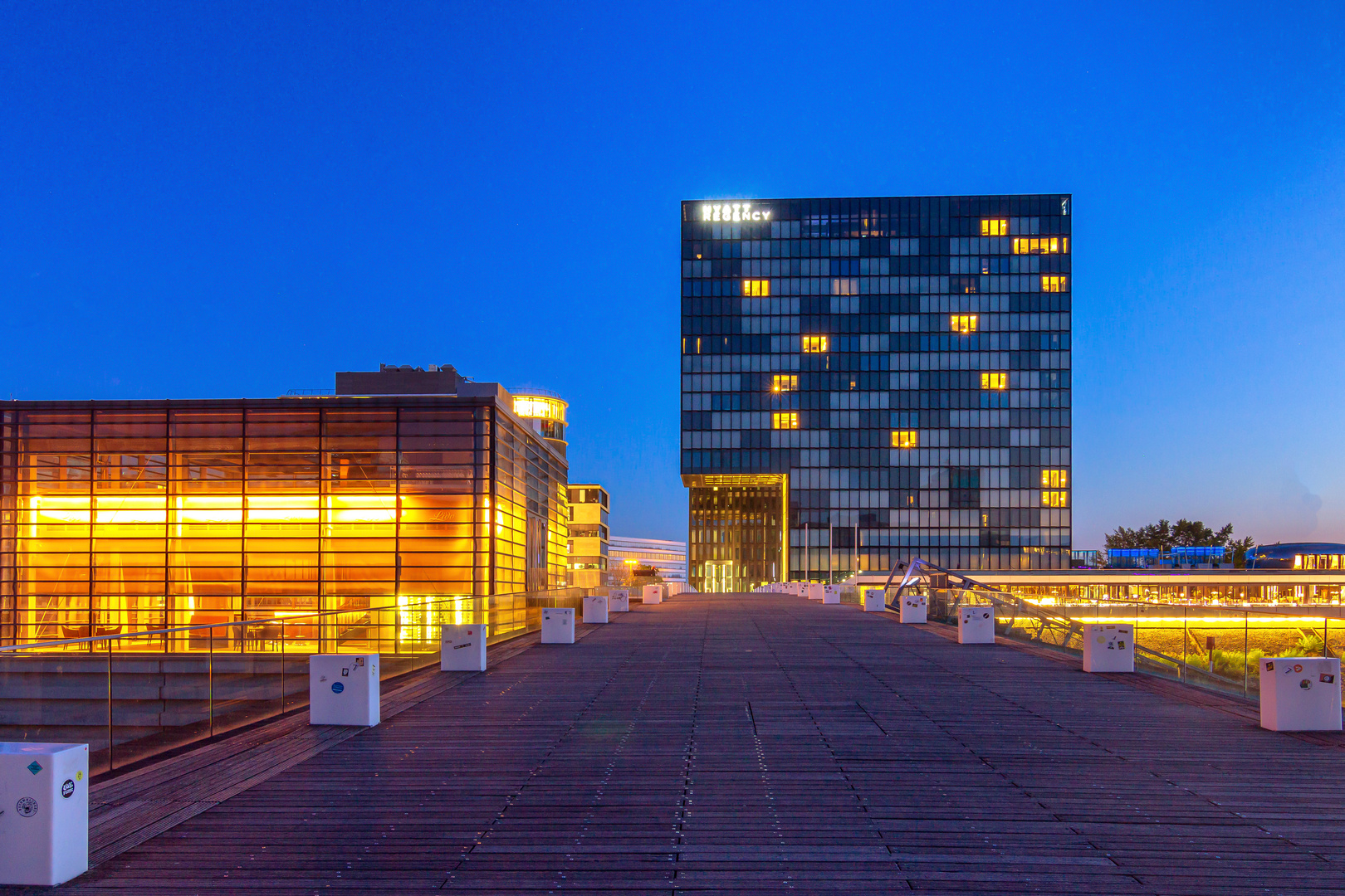 Morgens am Medienhafen