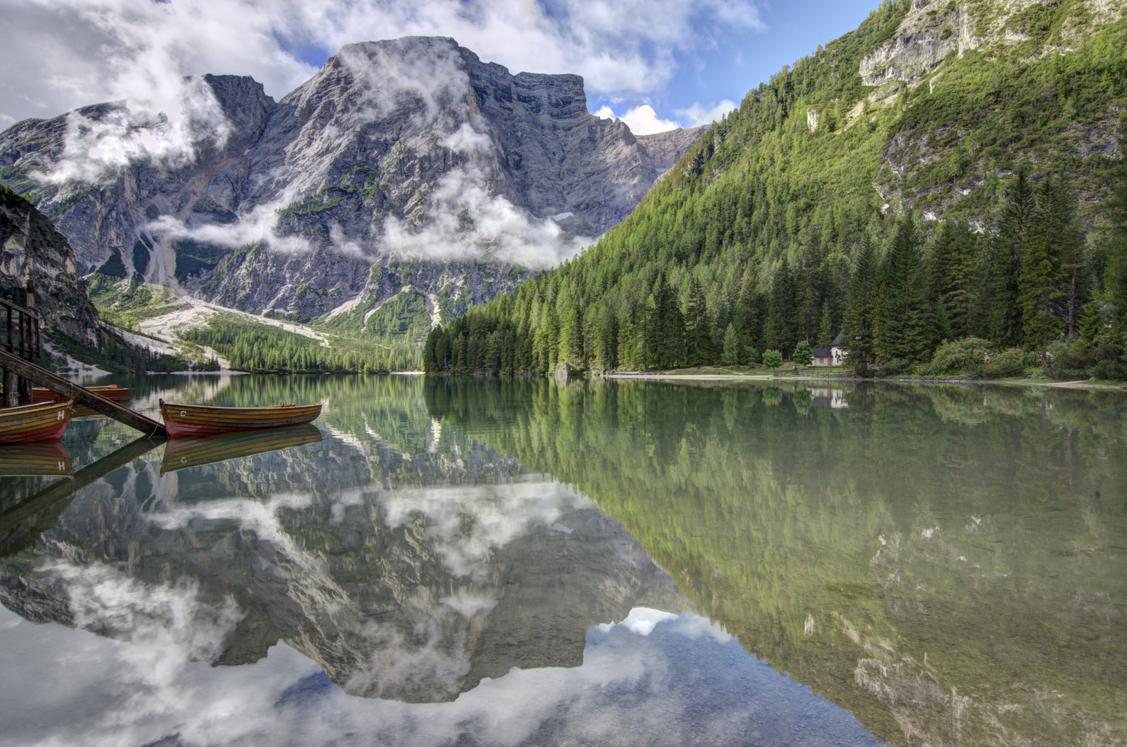 Morgens am Pragser Wildsee