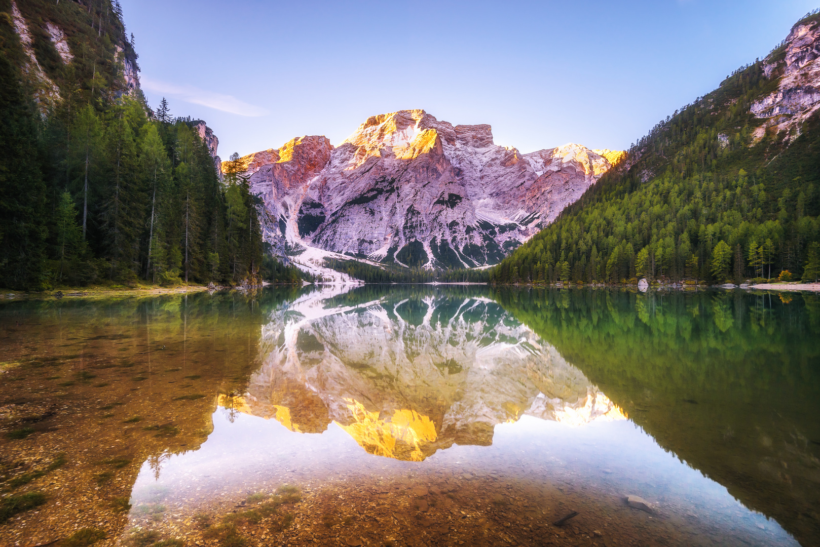 Morgens am Pragser Wildsee