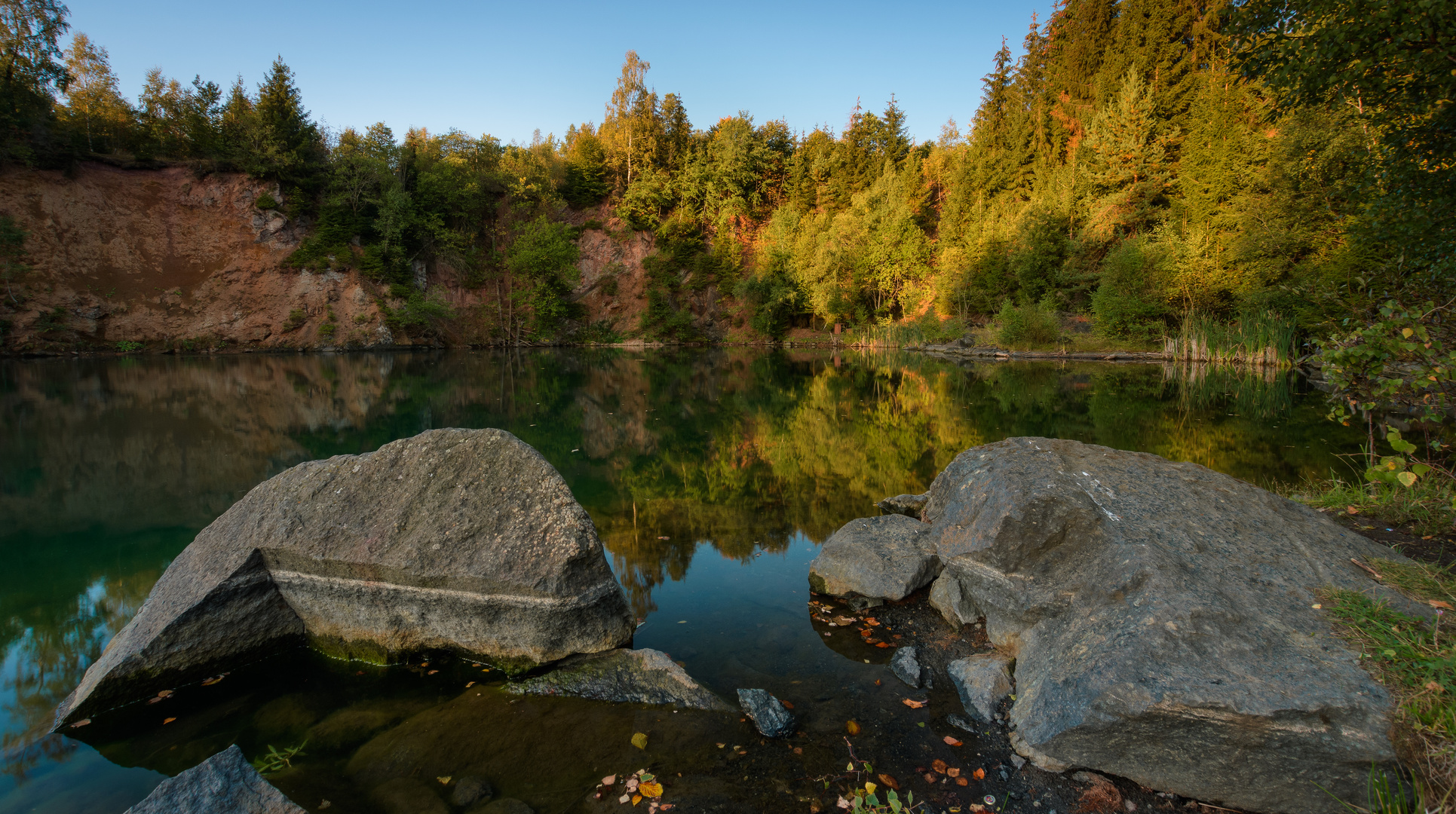 Morgens am Steinbruchsee