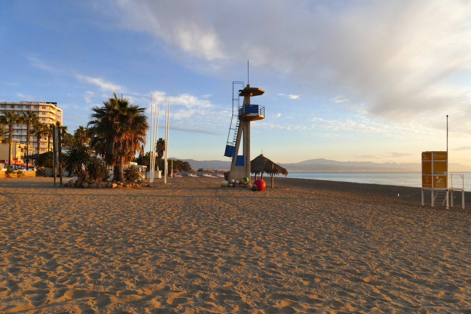 ...morgens am Strand von Torremolinos...