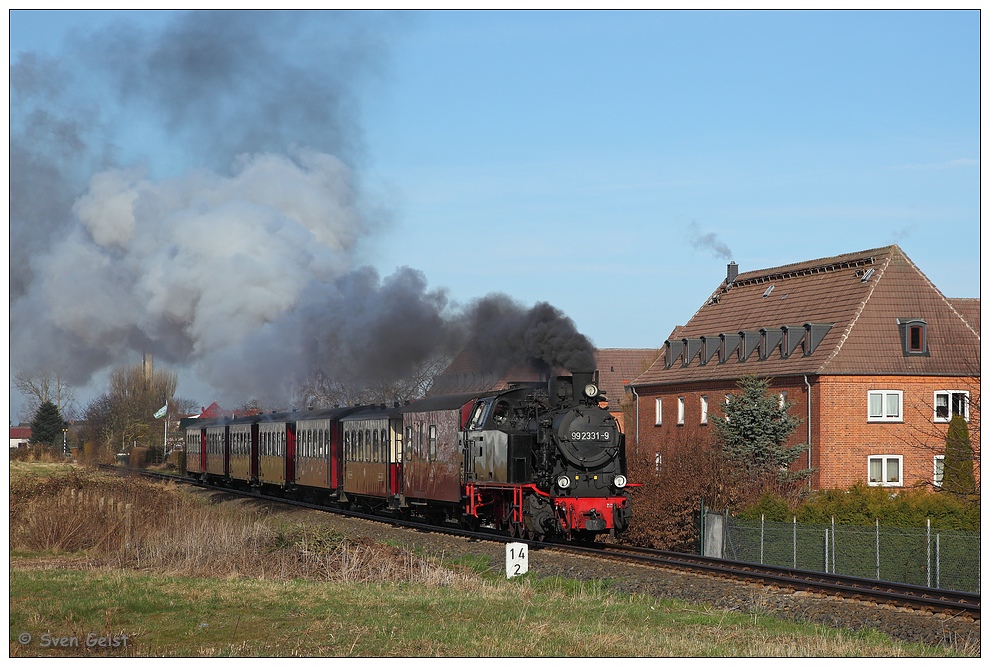 Morgens an den Backsteinhäusern in Kühlungsborn West