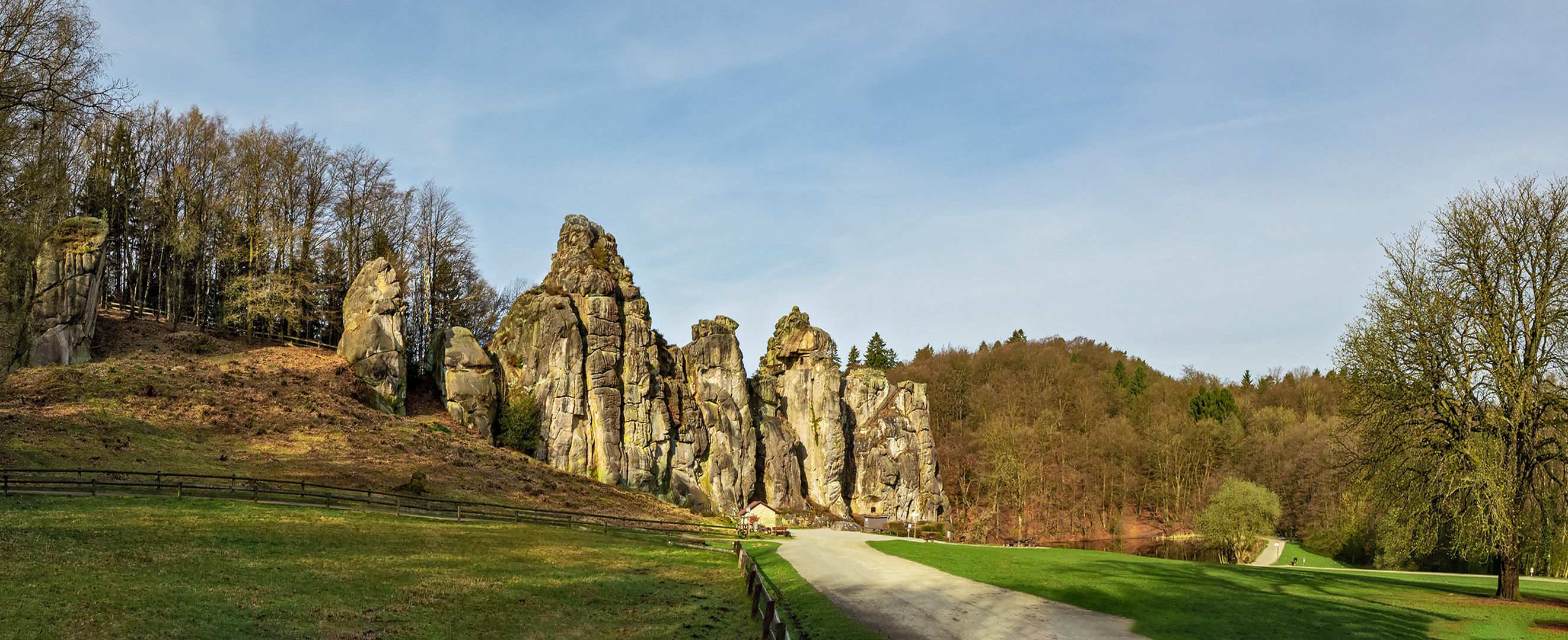 Morgens an den Externsteinen.Teutoburgerwald Tourismus Bad Meinberg Horn 001