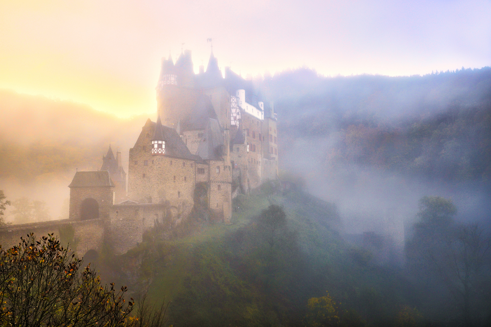 Morgens an der Burg Eltz