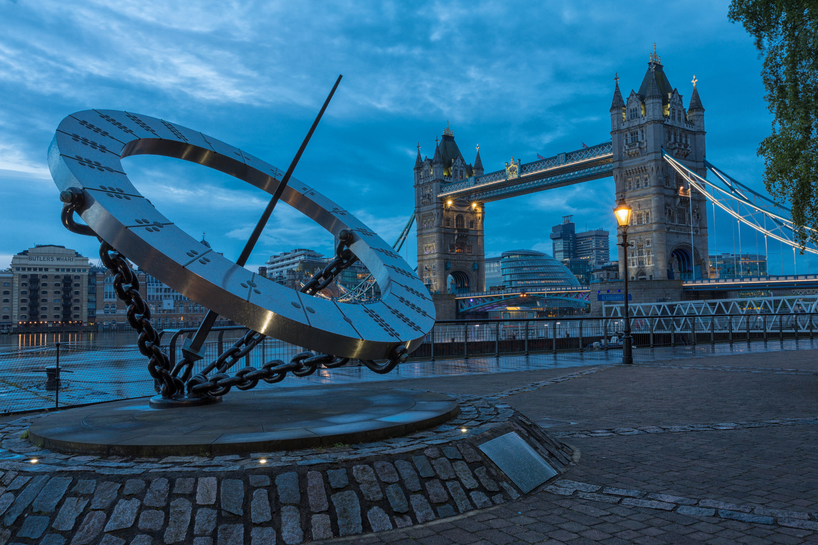 Morgens an der Tower Bridge