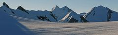 Morgens auf dem 3800m hochgelegenen Walliser Breithornplateau