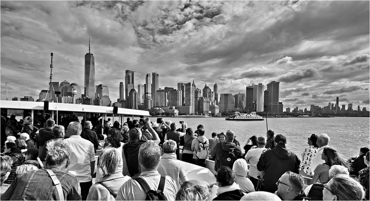 morgens auf dem Weg zur Stadt, die niemals schläft