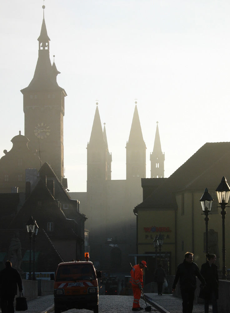 Morgens auf der Alten Mainbrücke