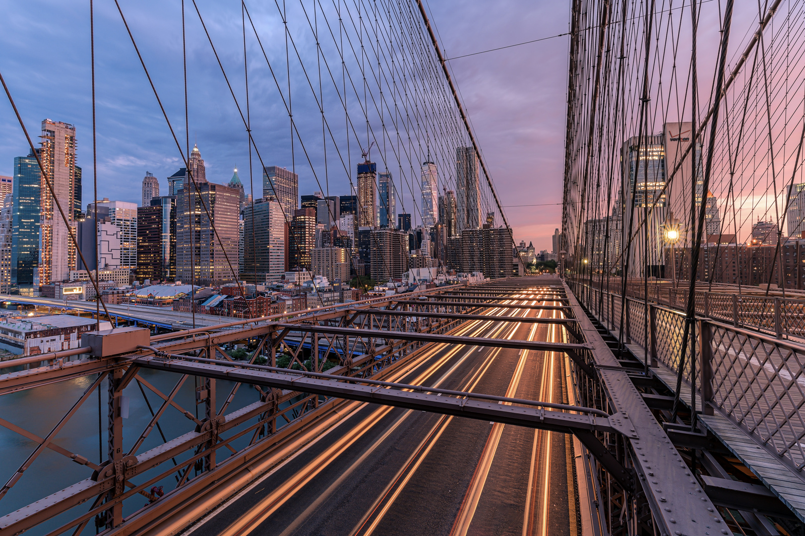 Morgens auf der Brooklyn Bridge