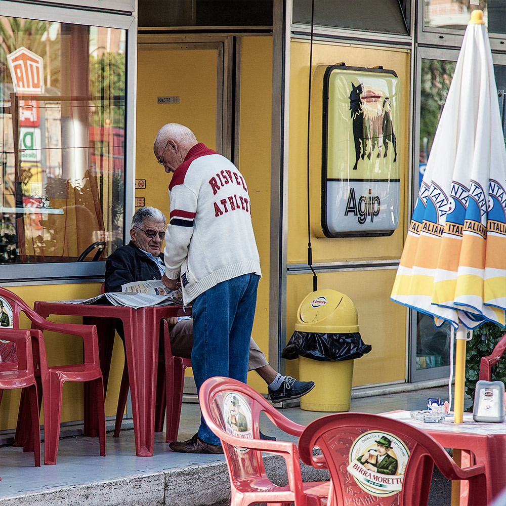 Morgens bei einen Caffé