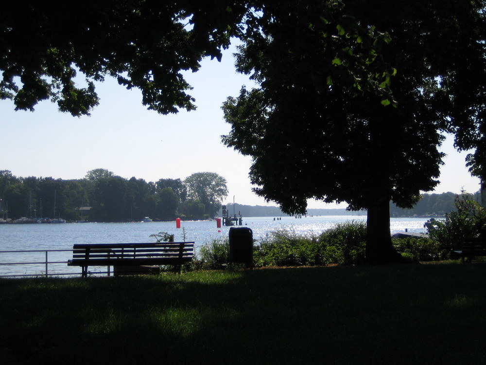 Morgens. Die Ruhe vor dem Bootsrennen.