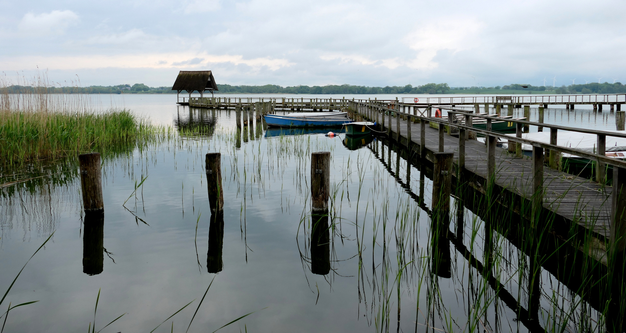 Morgens früh am Hemmelsdorfer See bei Schietwetter