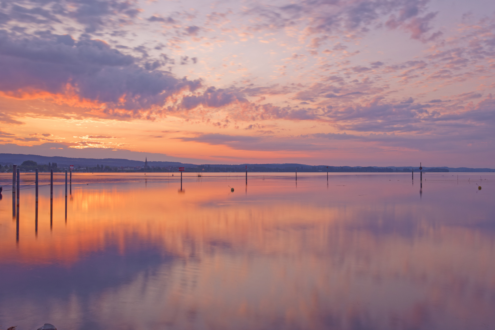 Morgens früh am See