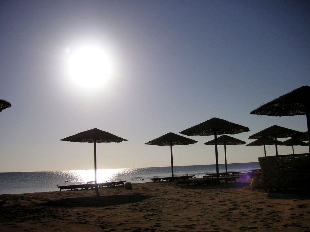 Morgens ganz alleine am Strand in Ägypten