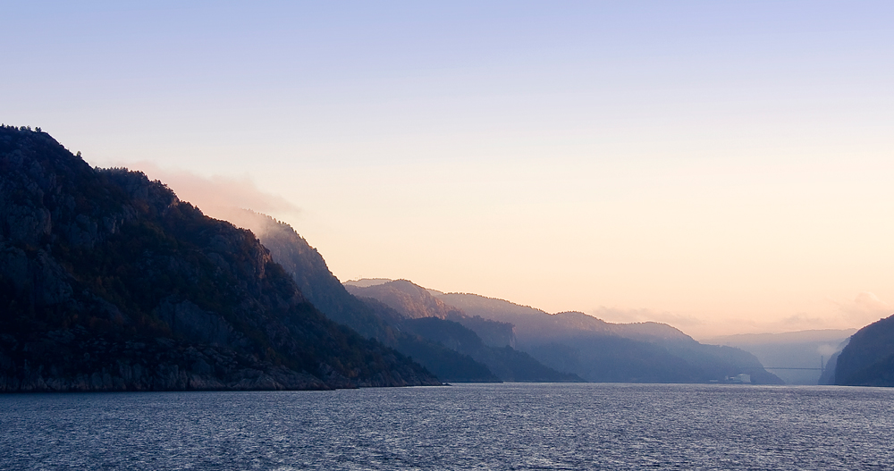 Morgens im Fjord 2