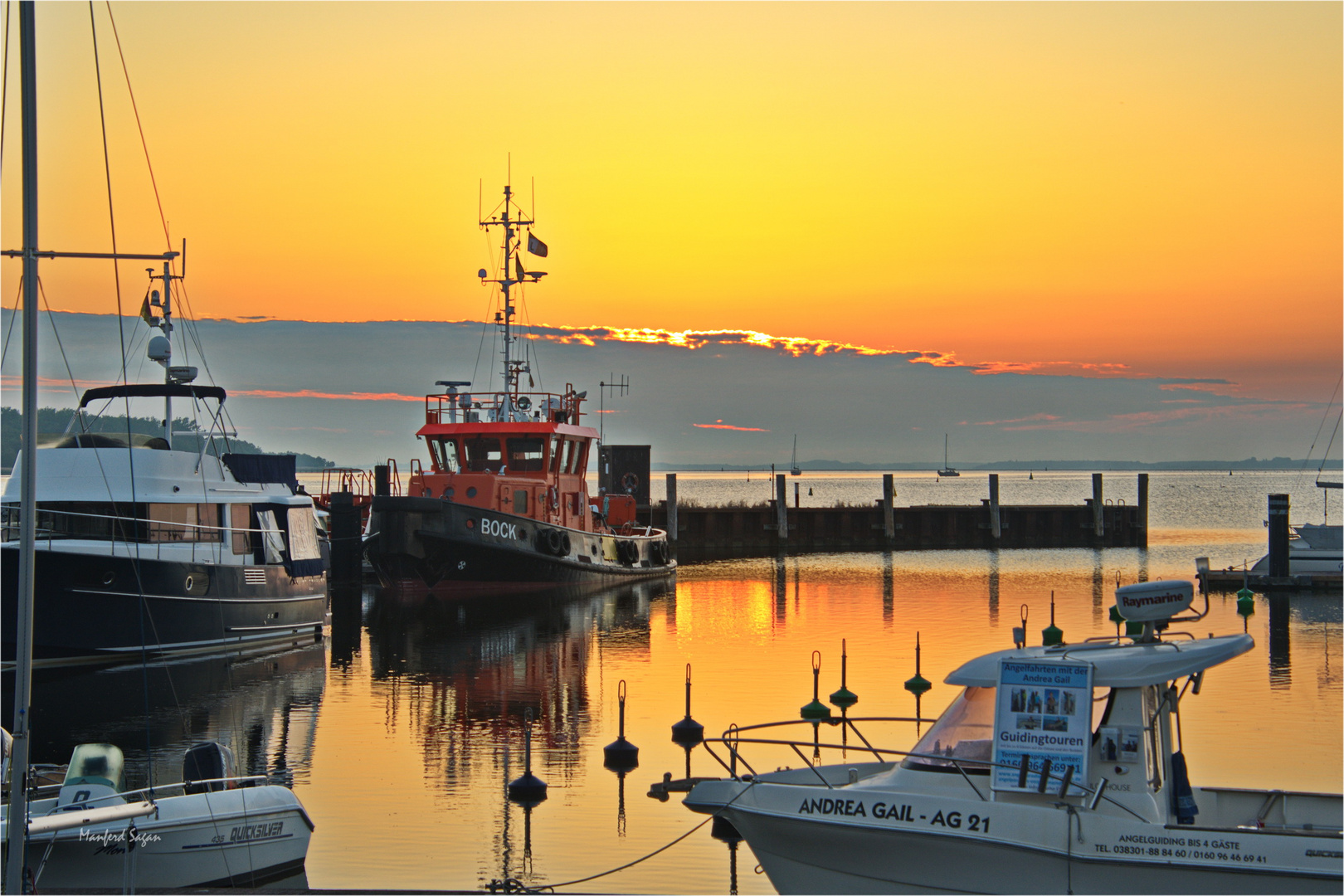 Morgens im kleinen Hafen von Barhöft