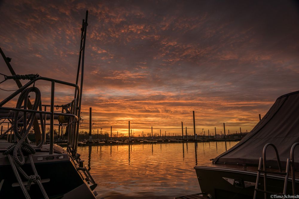 Morgens im Yachthafen...