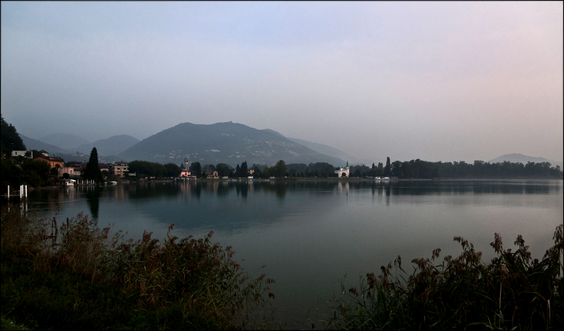 Morgens in Caslano am Luganersee im Kanton Tessin