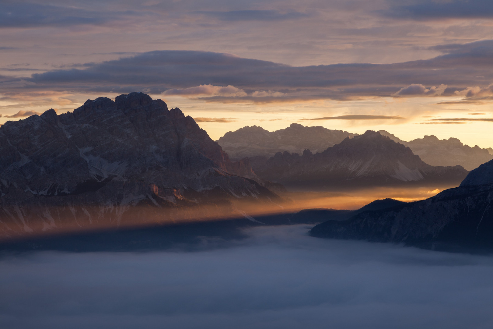 Morgens in den Dolomiten