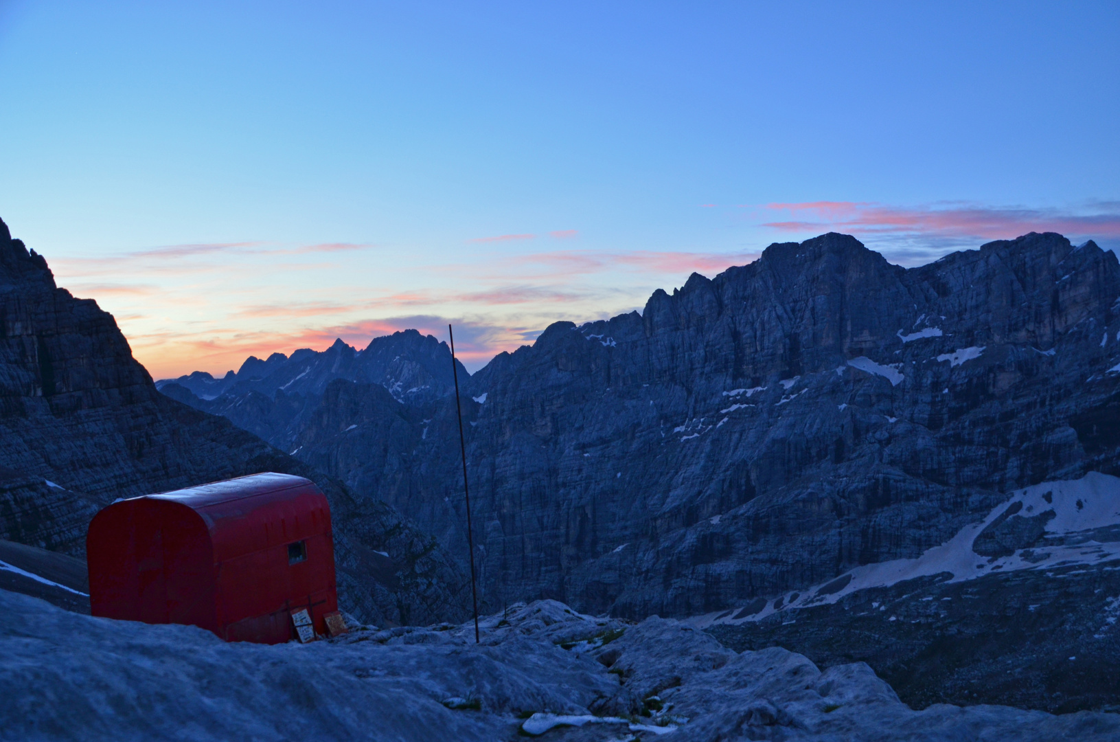 Morgens in den Dolomiten