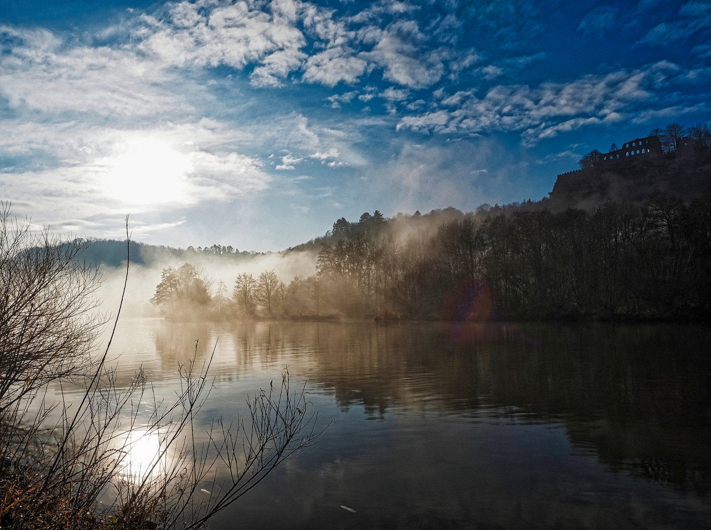 MORGENS IN MAINFRANKEN ...