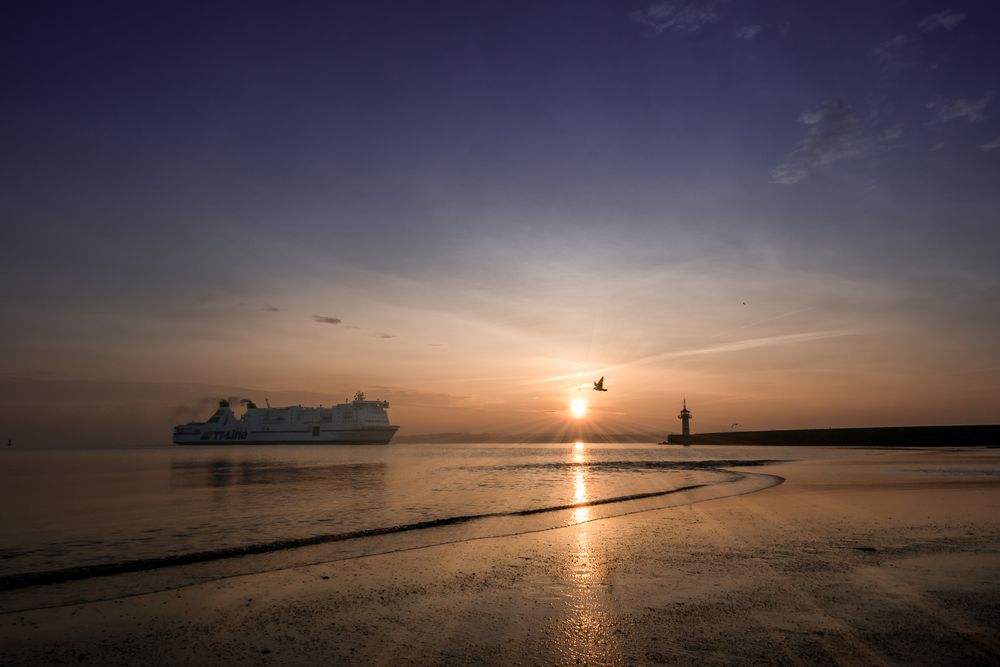 MORGENS IN TRAVEMÜNDE