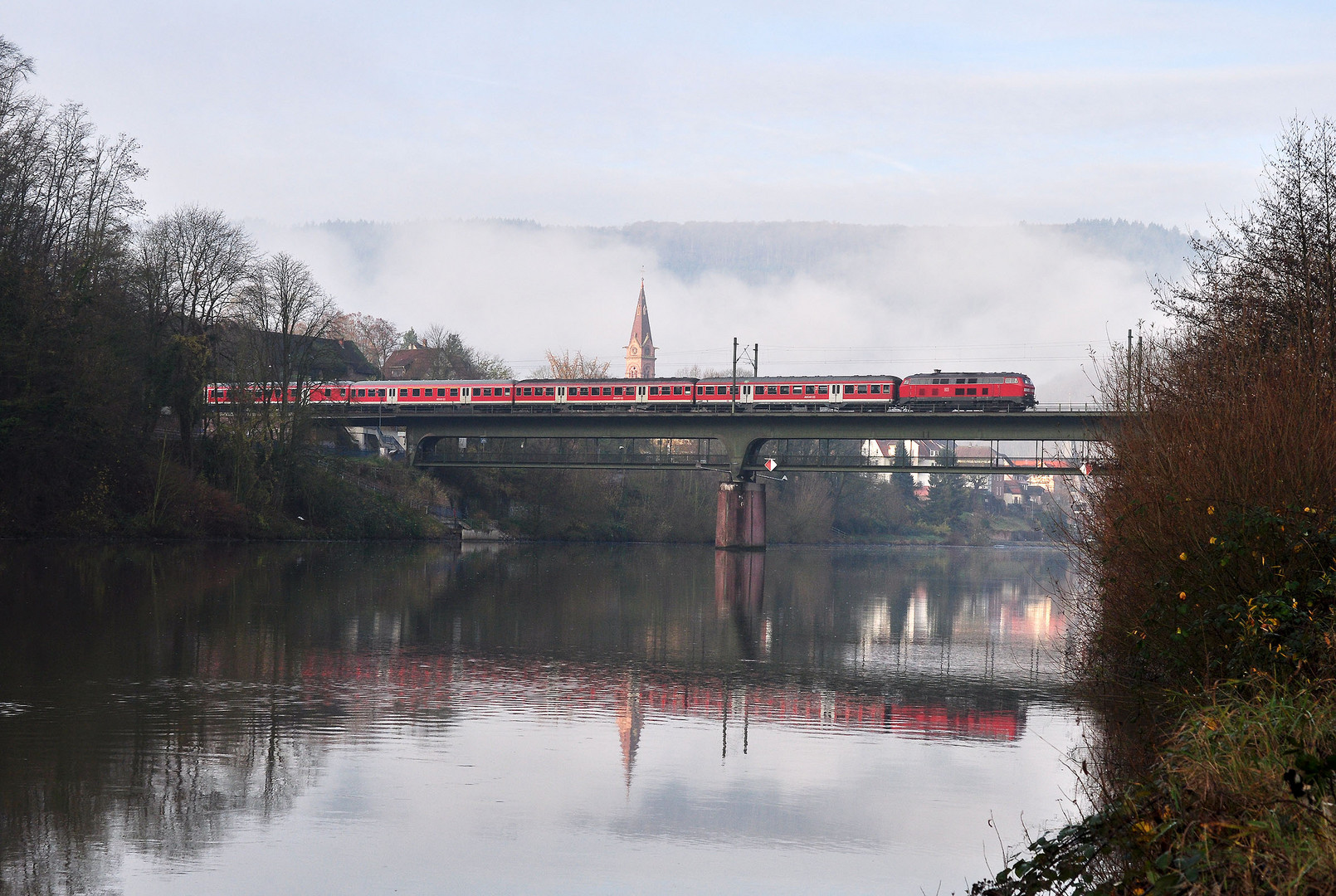 Morgens über dem Neckar