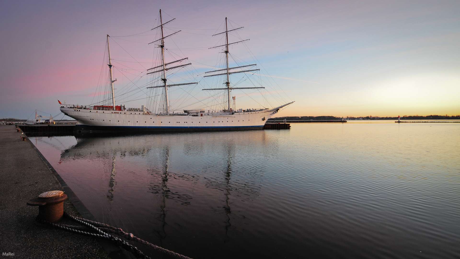 morgens um 6:41 "Gorch Fock"