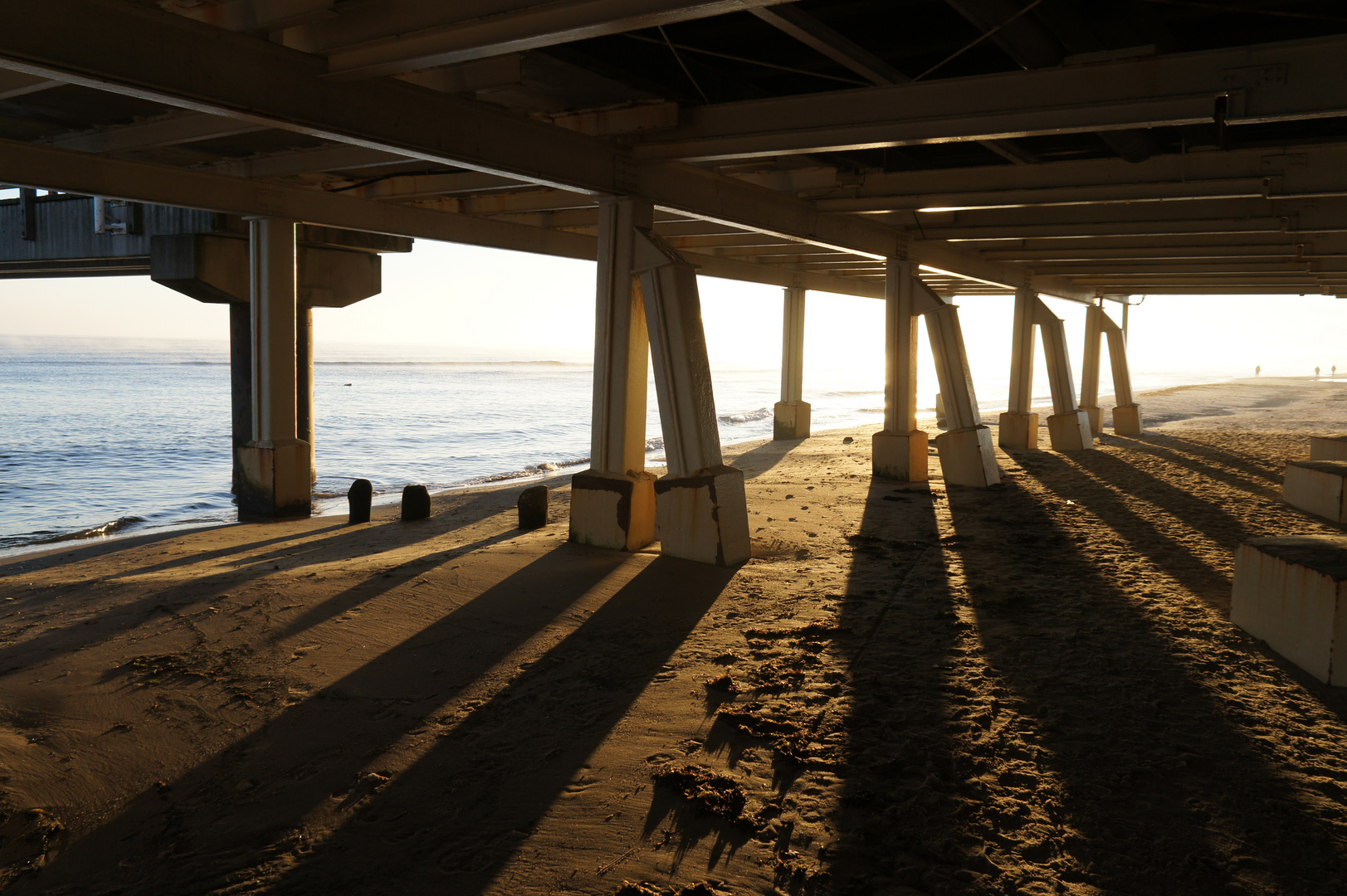 Morgens um 8 unter der Seebrücke