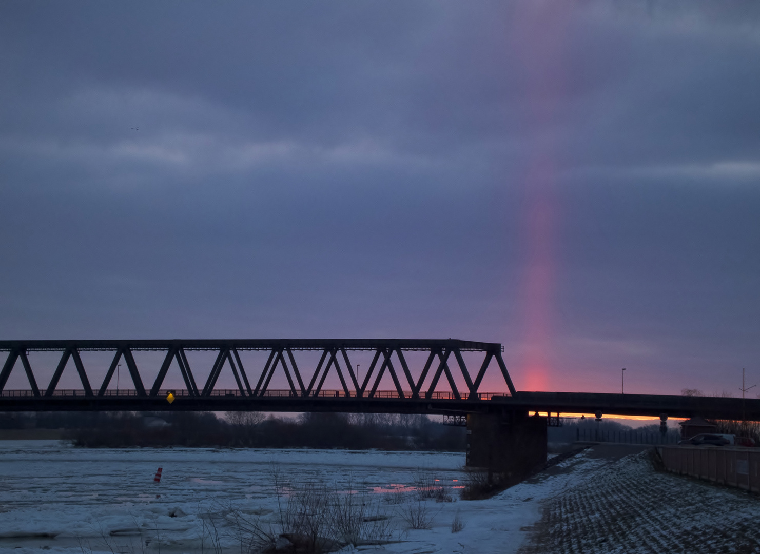 Morgens um halb sieben an der Elbe