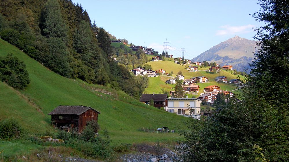 Morgensonne am Gundalatscher Berg (Ortsteil von Gaschurn)