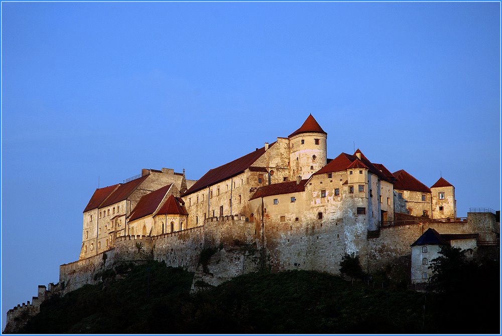 Morgensonne auf Burghausen