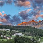 Morgensonne in den Bergen von Südtirol