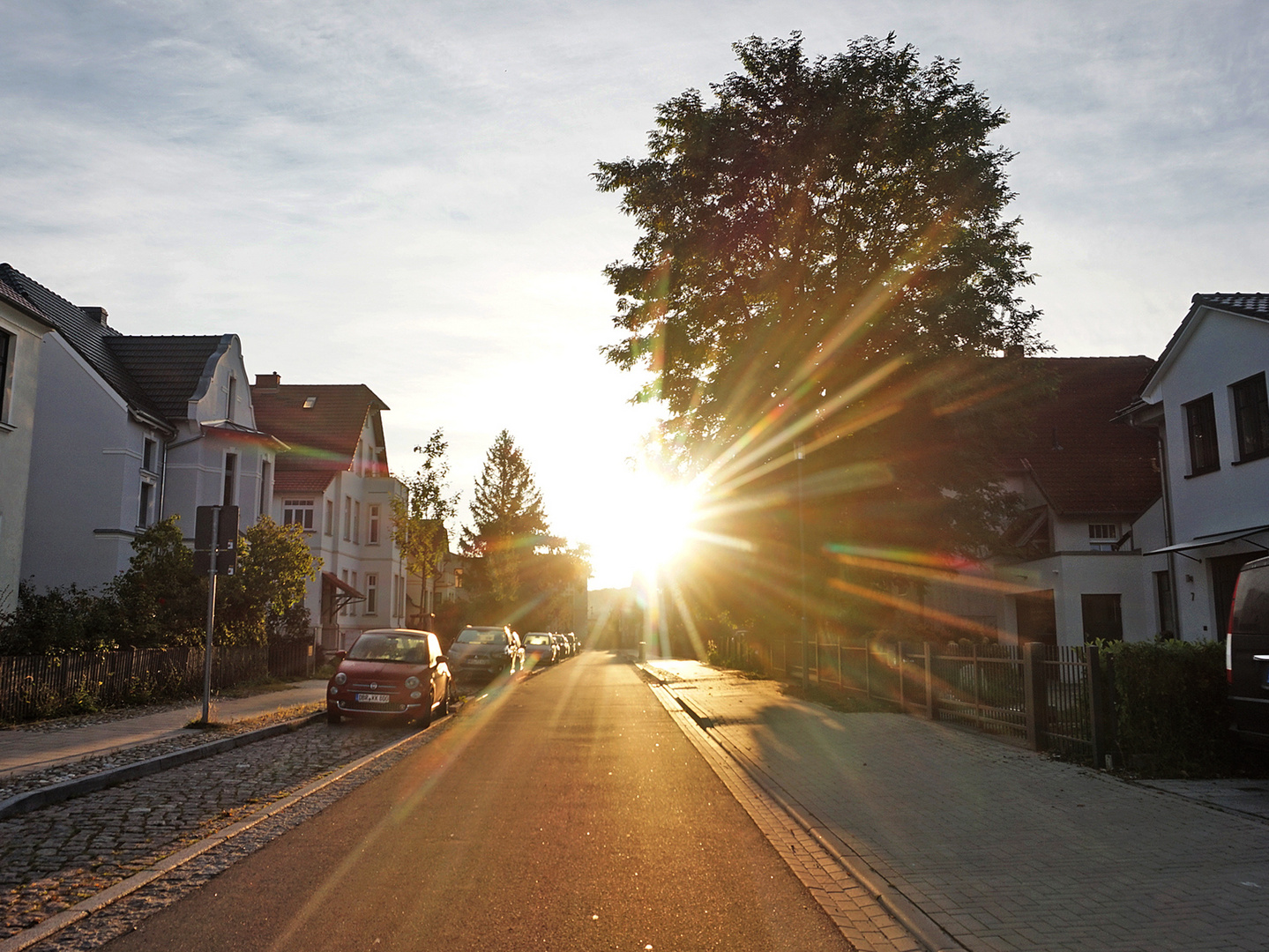 Morgensonne in der Heine-Straße 