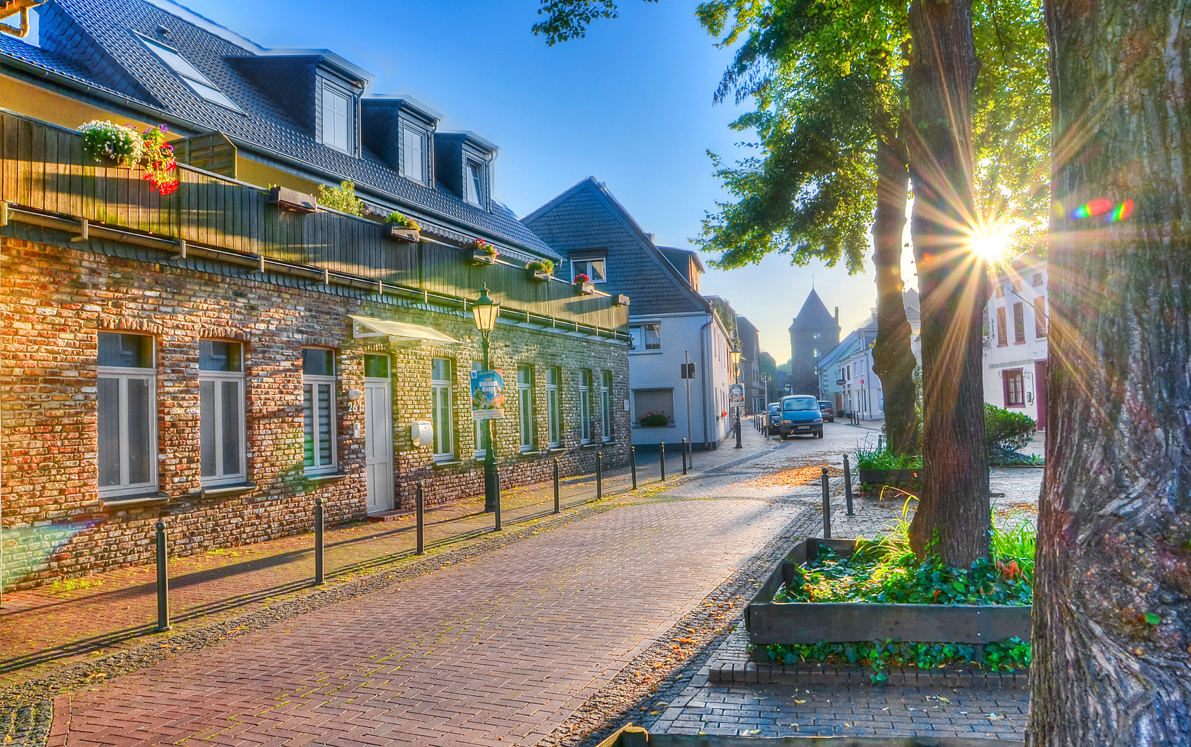 Morgensonne über der Monheimer Altstadt