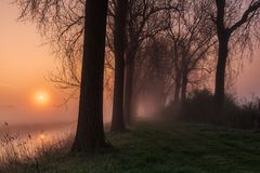 Morgenspaziergang am Kanal