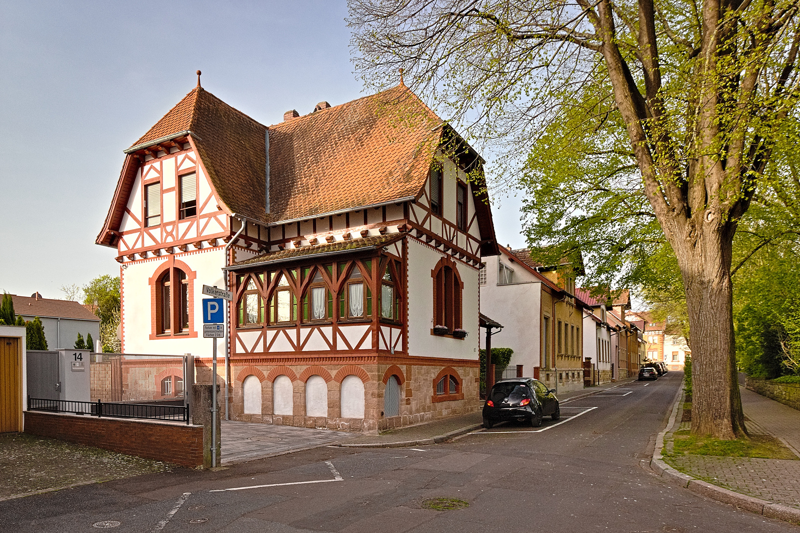 Morgenspaziergang in Alzey am Anfang des Frühlings