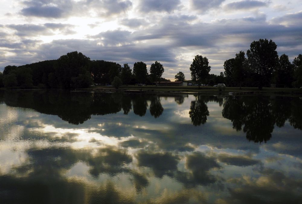 Morgenspiegelung während meiner Schiffsreise auf der Rhone