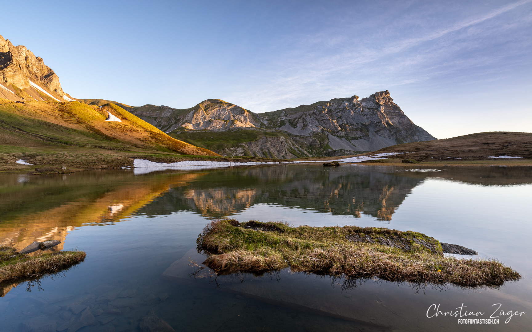 Morgenstille am Bergsee