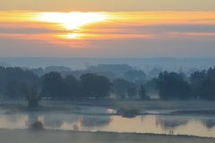 Morgenstille am Fluss 