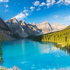 Morgenstille am Moraine Lake in Kanada