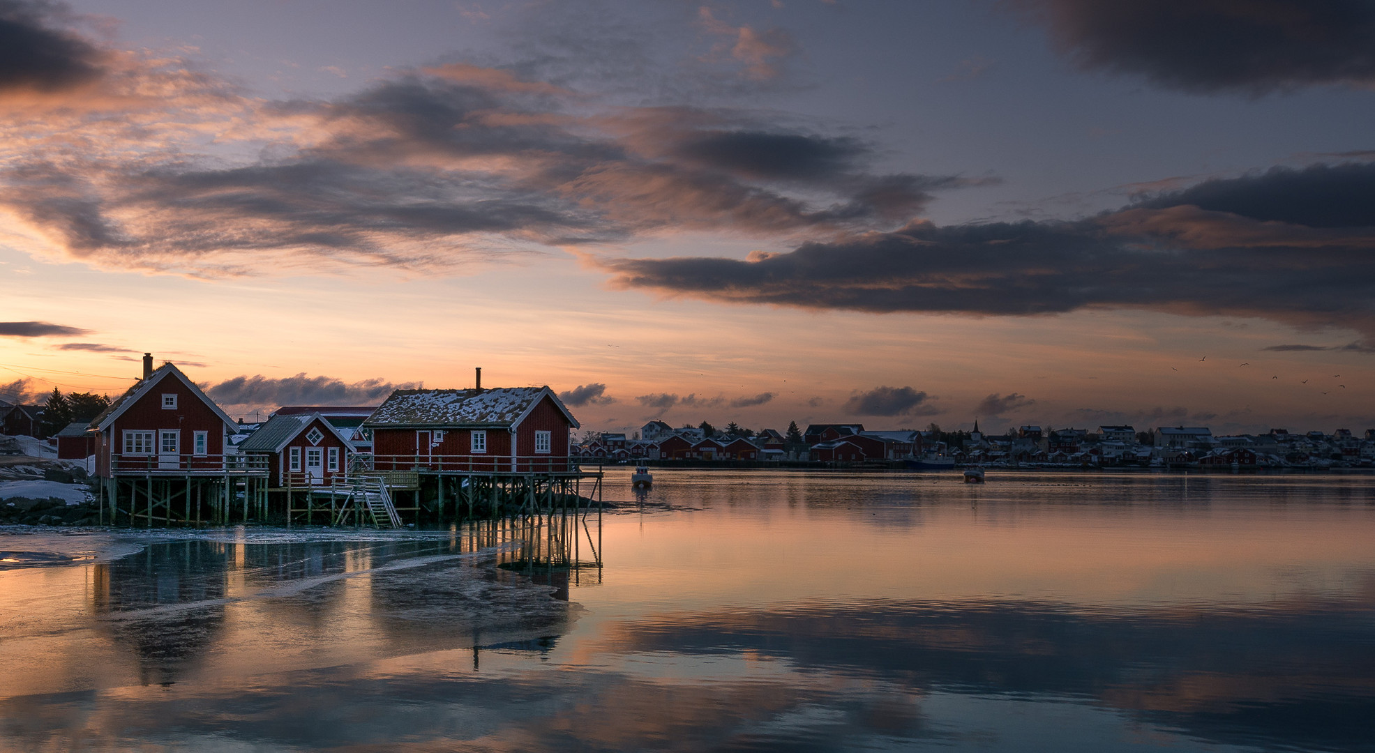 Morgenstille am Reine-Fjord