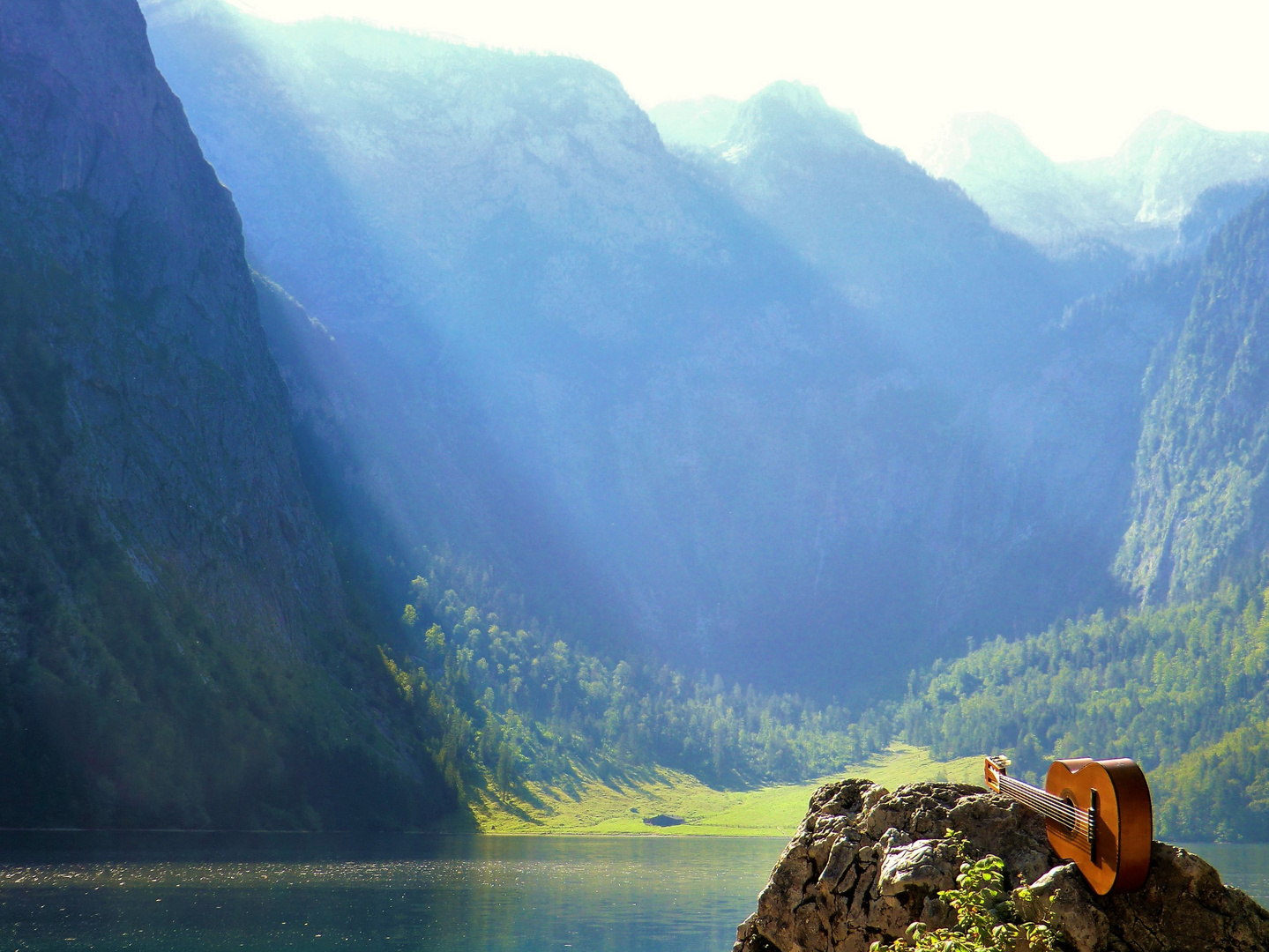 Morgenstimmung am Bergsee