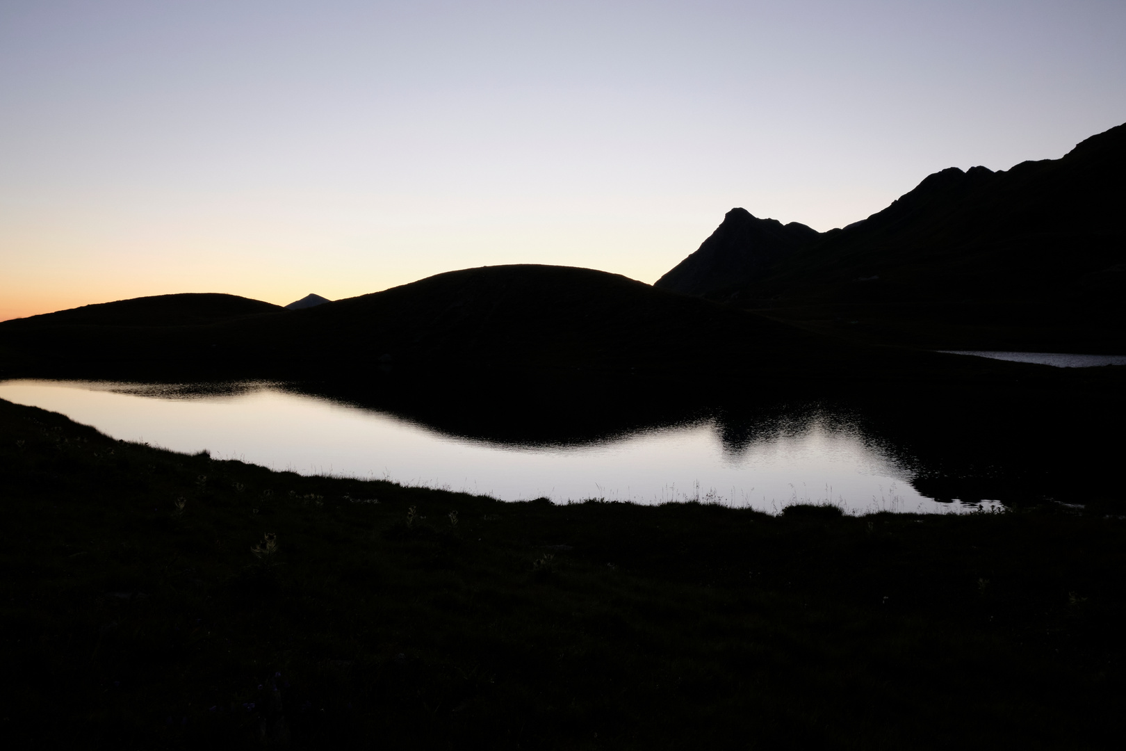 Morgenstimmung am Bergsee