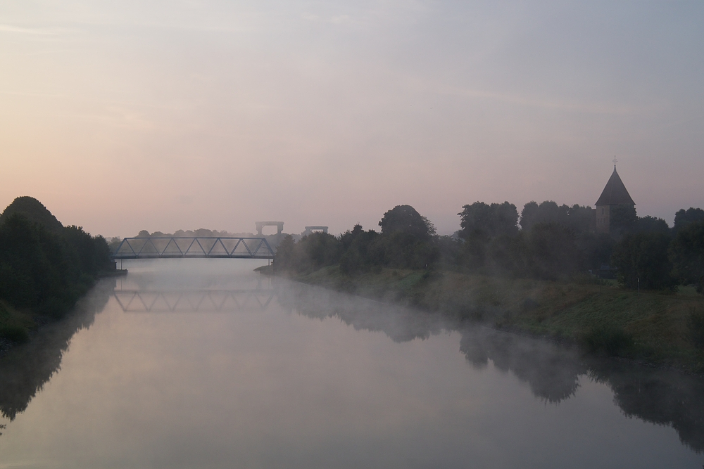 Morgenstimmung am Kanal