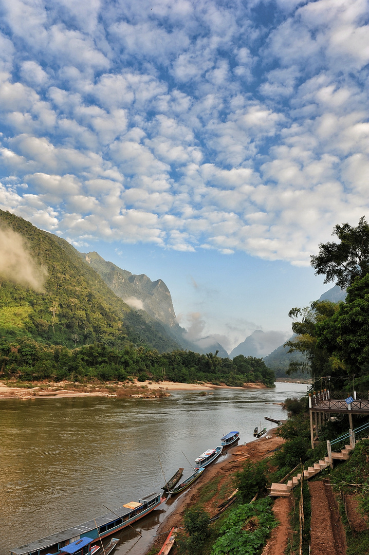 Morgenstimmung am Nam Ou river in Muong Ngoy Neua