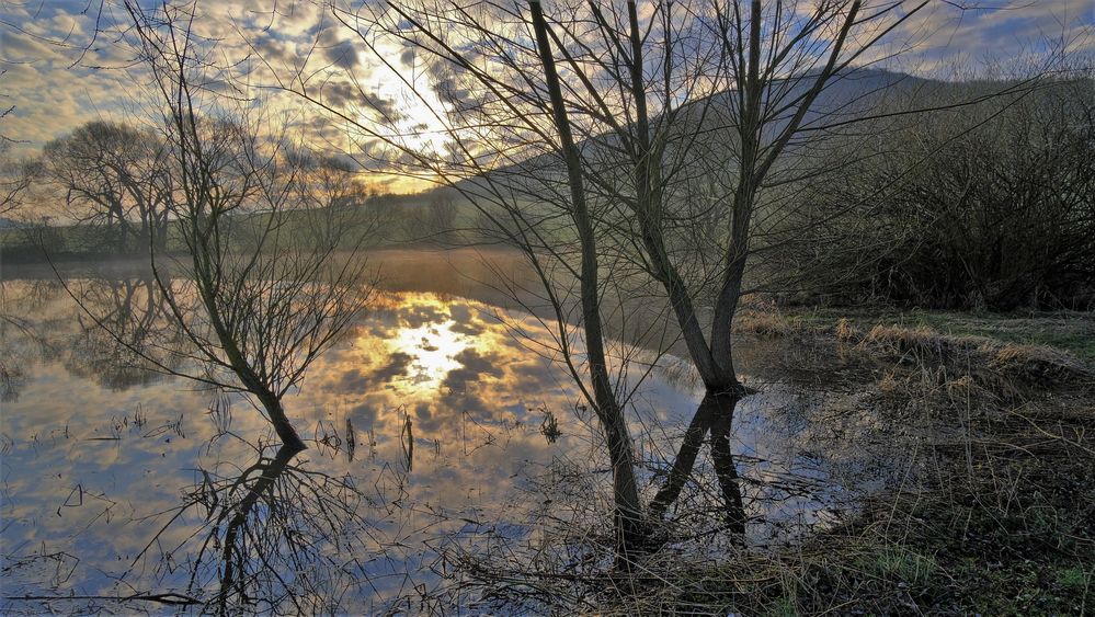 Morgenstimmung am See (amanecer en el lago)