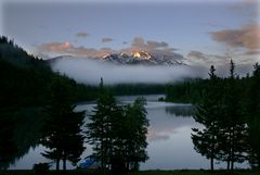 Morgenstimmung am Tyaughton Lake , Tyax Mountain