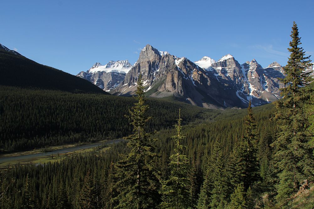 Morgenstimmung an der Moraine Lake Road