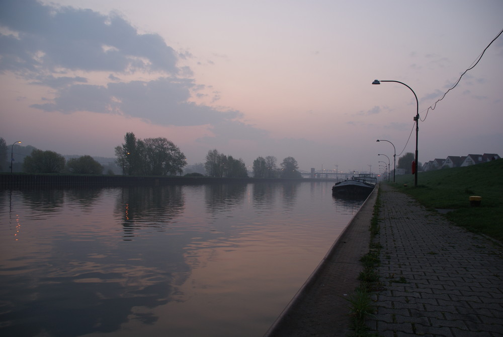 Morgenstimmung an der Schleuse Gustavsburg / Kostheim